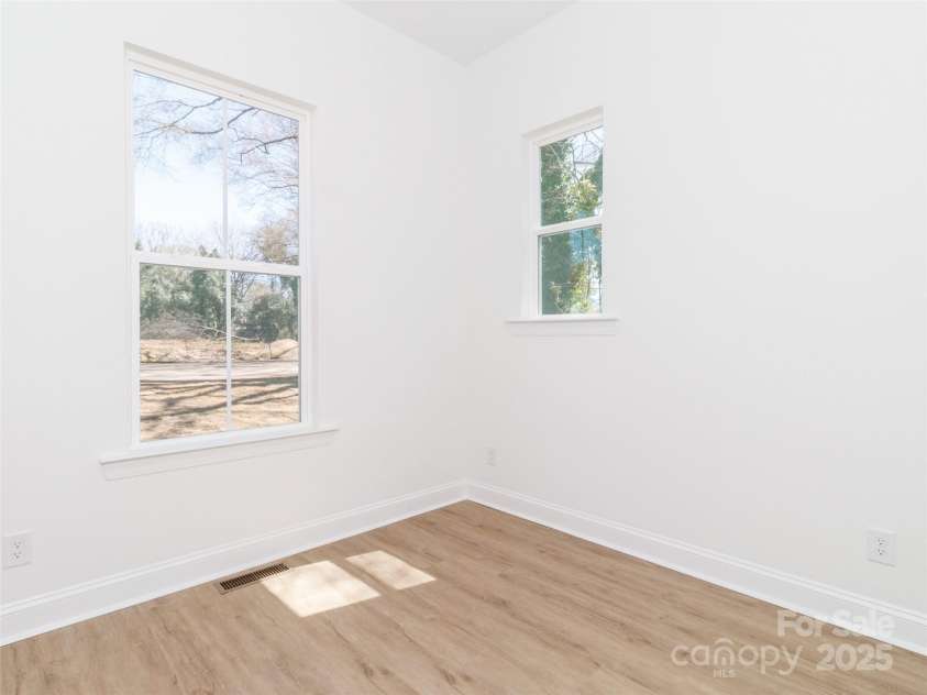 2501 ELON Street, Charlotte, NC 28208.  MLS# CAR4246570, YatesRealty ID 26019. 