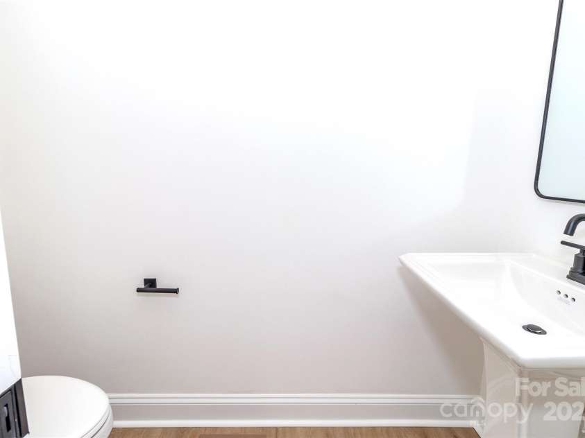 2501 ELON Street, Charlotte, NC 28208.  MLS# CAR4246570, YatesRealty ID 26019. 