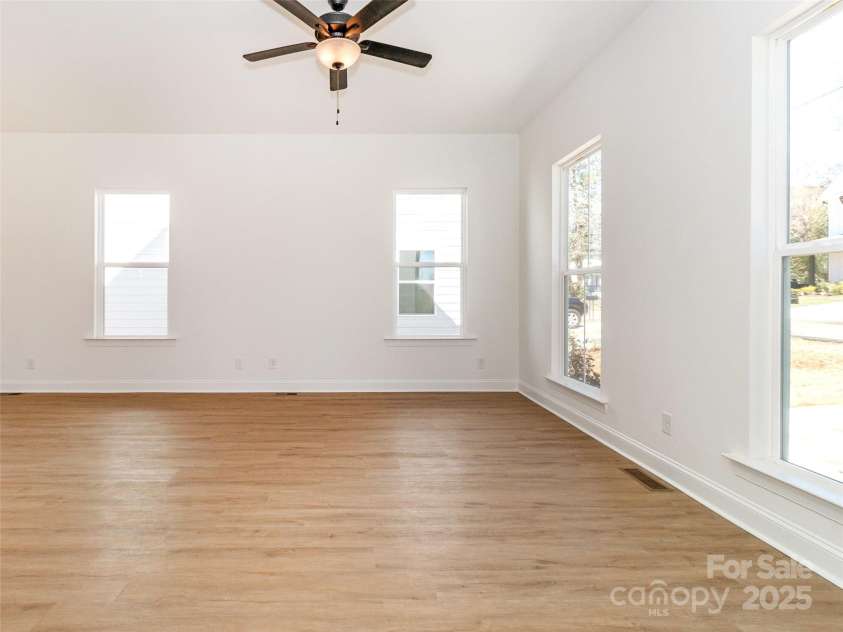2501 ELON Street, Charlotte, NC 28208.  MLS# CAR4246570, YatesRealty ID 26019. 