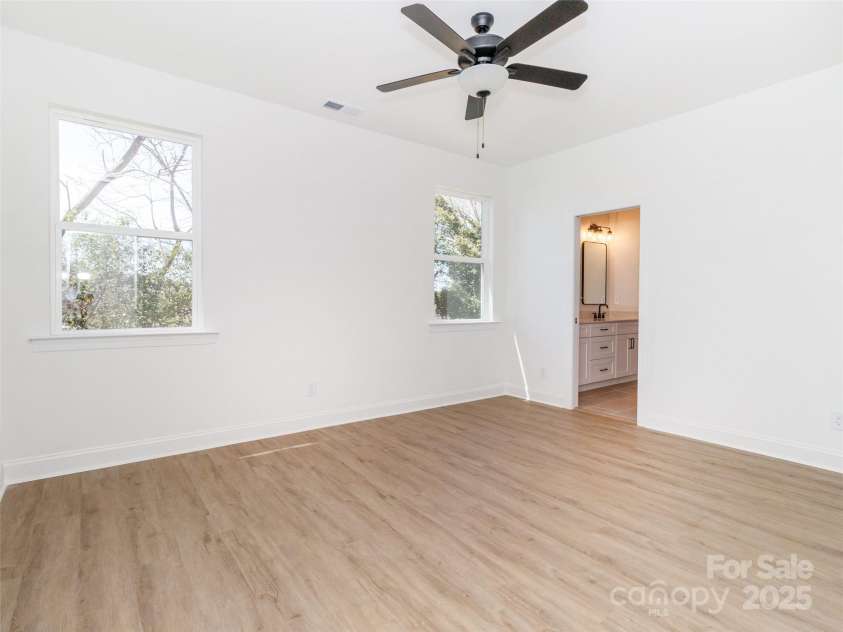 2501 ELON Street, Charlotte, NC 28208.  MLS# CAR4246570, YatesRealty ID 26019. 