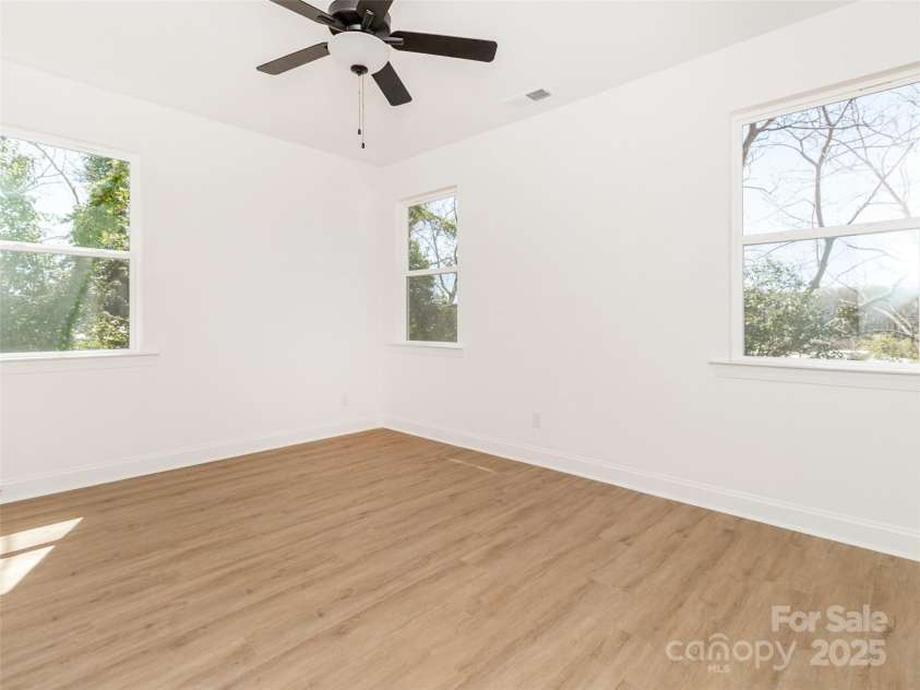 2501 ELON Street, Charlotte, NC 28208.  MLS# CAR4246570, YatesRealty ID 26019. 