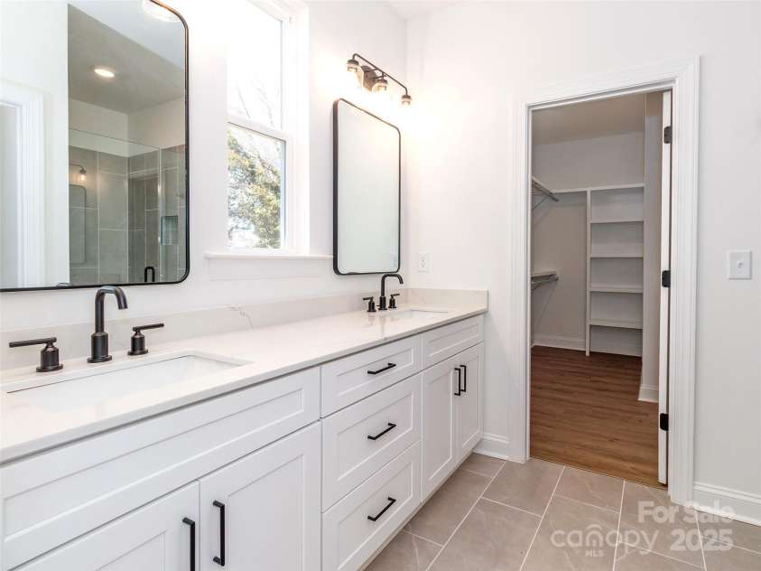 2501 ELON Street, Charlotte, NC 28208.  MLS# CAR4246570, YatesRealty ID 26019. 