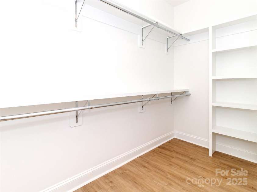 2501 ELON Street, Charlotte, NC 28208.  MLS# CAR4246570, YatesRealty ID 26019. 