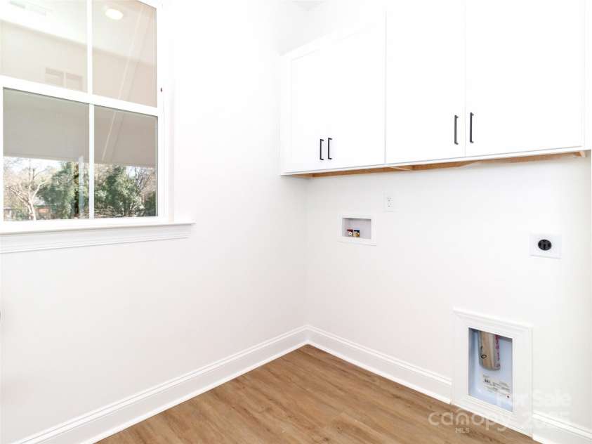2501 ELON Street, Charlotte, NC 28208.  MLS# CAR4246570, YatesRealty ID 26019. 