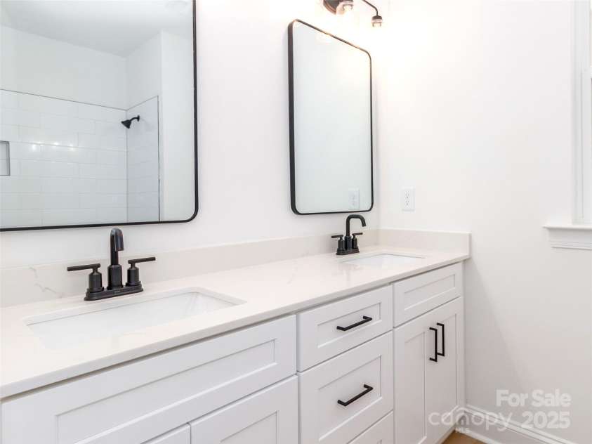 2501 ELON Street, Charlotte, NC 28208.  MLS# CAR4246570, YatesRealty ID 26019. 
