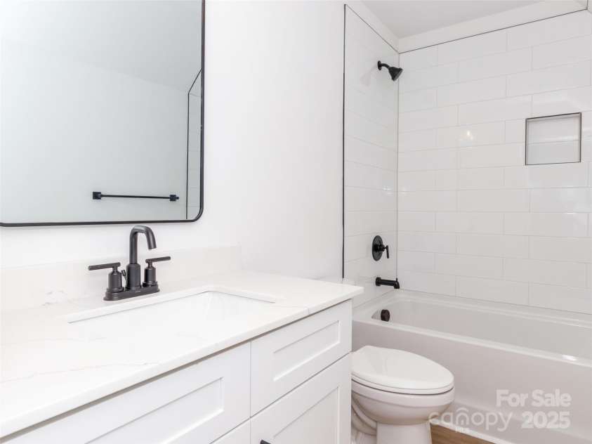 2501 ELON Street, Charlotte, NC 28208.  MLS# CAR4246570, YatesRealty ID 26019. 