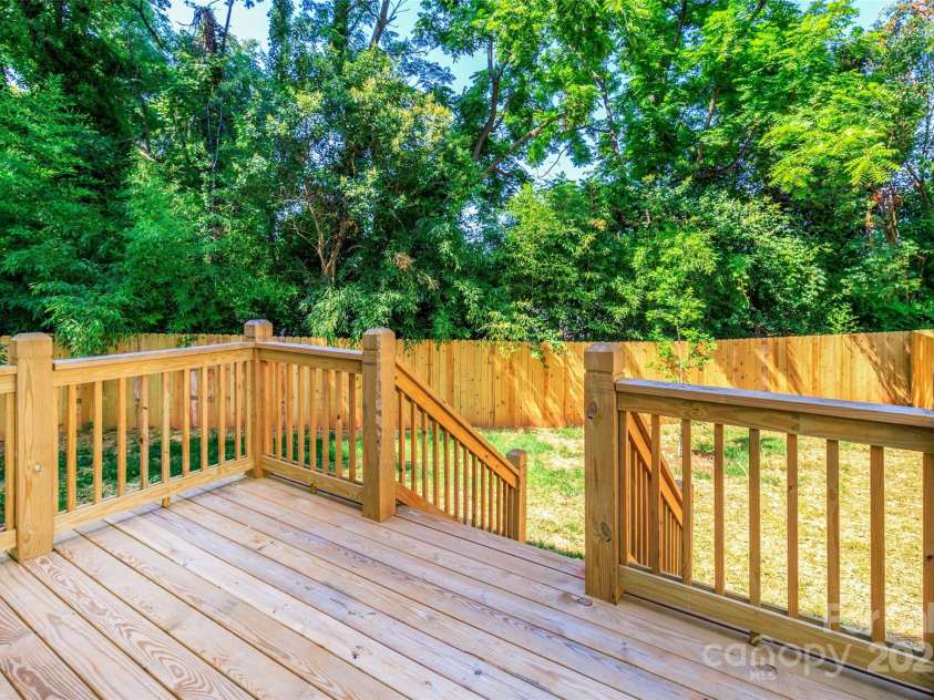 2501 ELON Street, Charlotte, NC 28208.  MLS# CAR4246570, YatesRealty ID 26019. 