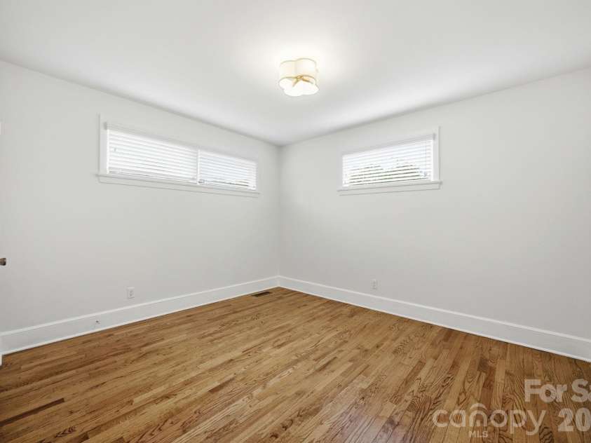 4500 Woodlark Lane, Charlotte, NC 28211.  MLS# CAR4395136, YatesRealty ID 26019. 