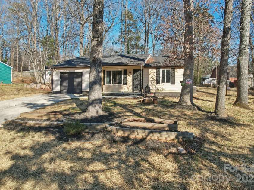 8432 Othello Place, Charlotte, NC 28227.  MLS# CAR4226678, YatesRealty ID 2602. 