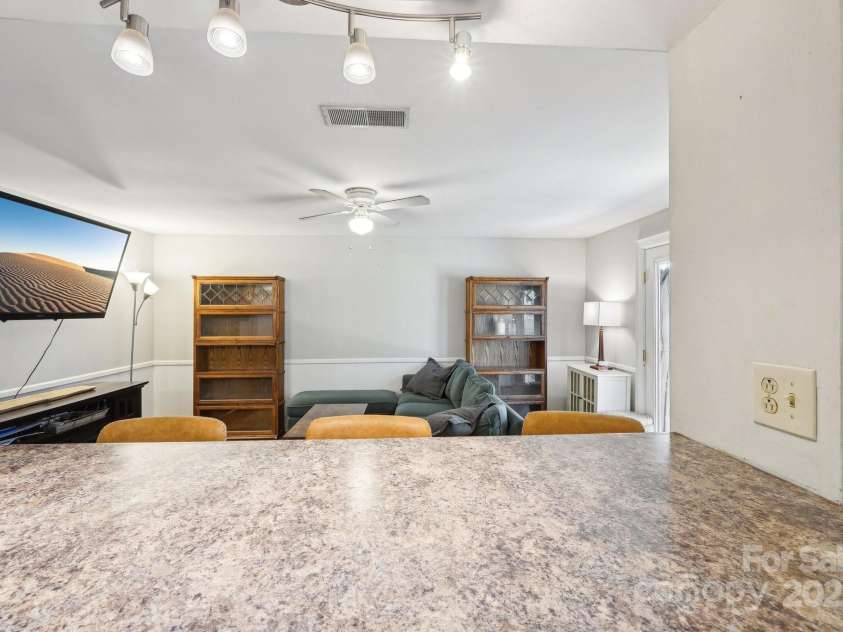 8432 Othello Place, Charlotte, NC 28227.  MLS# CAR4226678, YatesRealty ID 2602. 