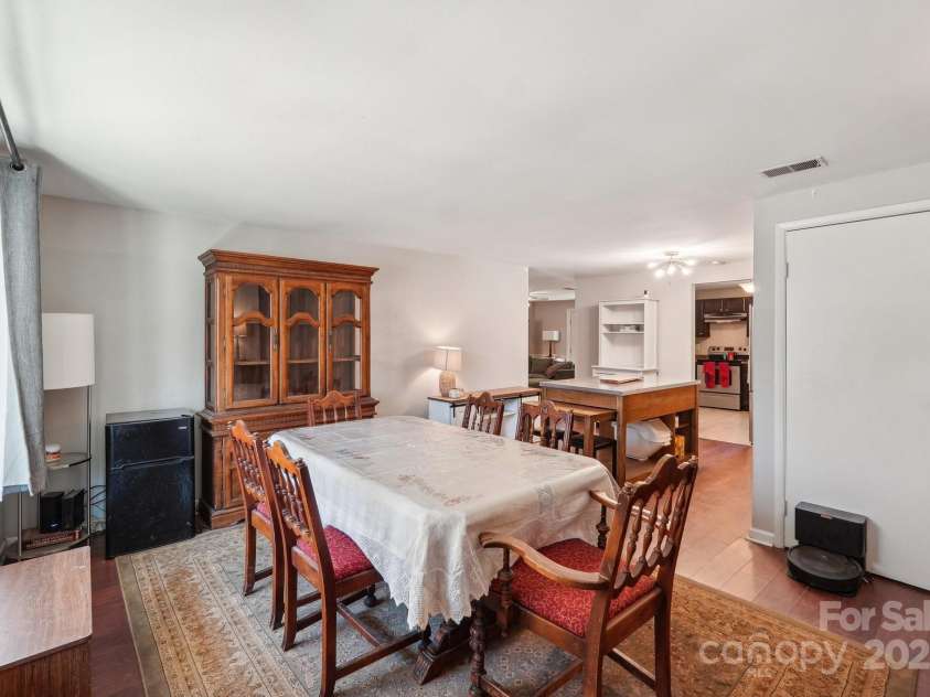 8432 Othello Place, Charlotte, NC 28227.  MLS# CAR4226678, YatesRealty ID 2602. 