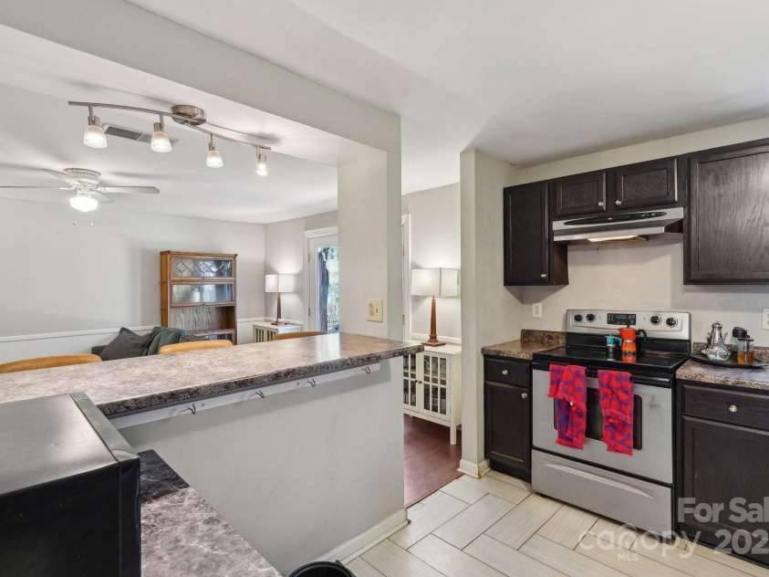 8432 Othello Place, Charlotte, NC 28227.  MLS# CAR4226678, YatesRealty ID 2602. 