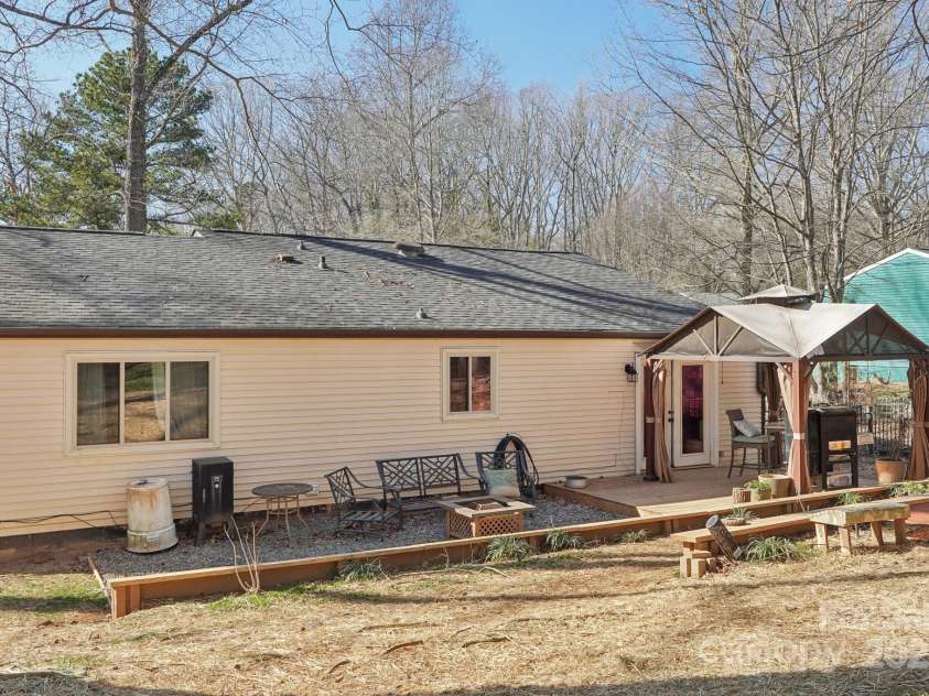8432 Othello Place, Charlotte, NC 28227.  MLS# CAR4226678, YatesRealty ID 2602. 