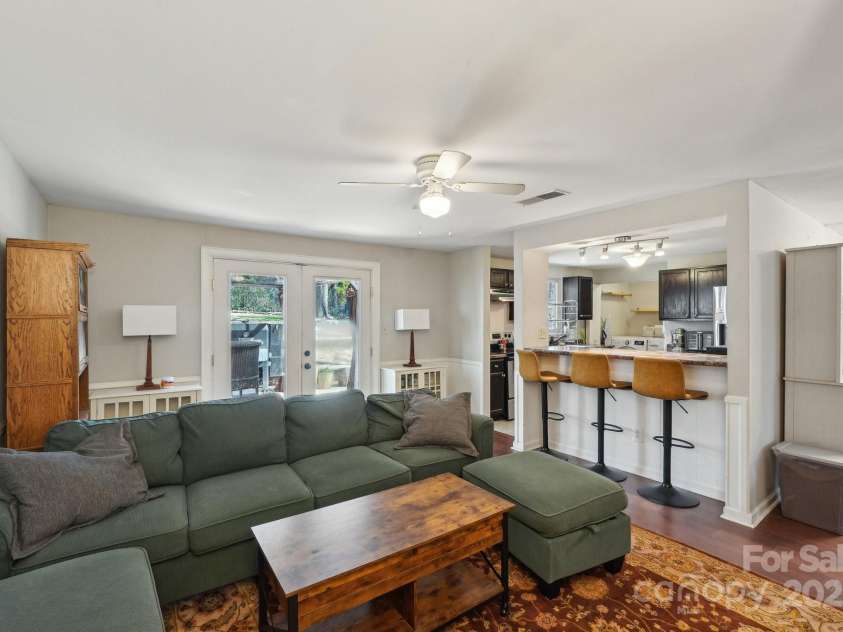 8432 Othello Place, Charlotte, NC 28227.  MLS# CAR4226678, YatesRealty ID 2602. 