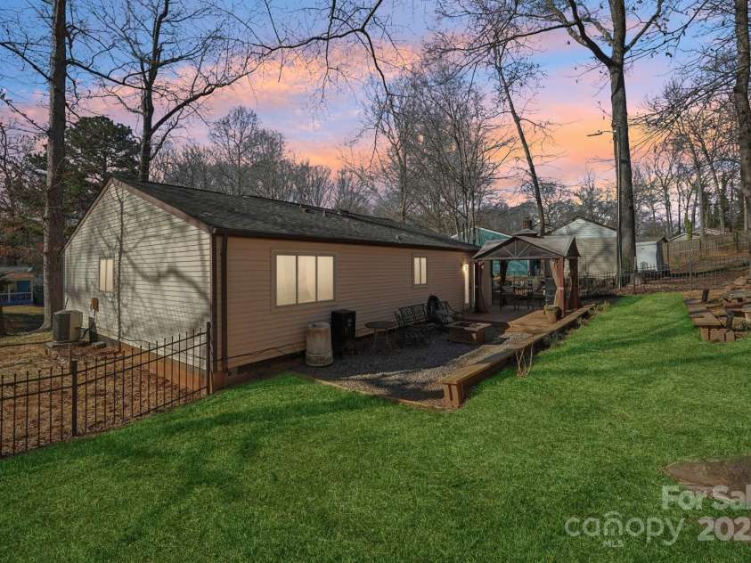 8432 Othello Place, Charlotte, NC 28227.  MLS# CAR4226678, YatesRealty ID 2602. 