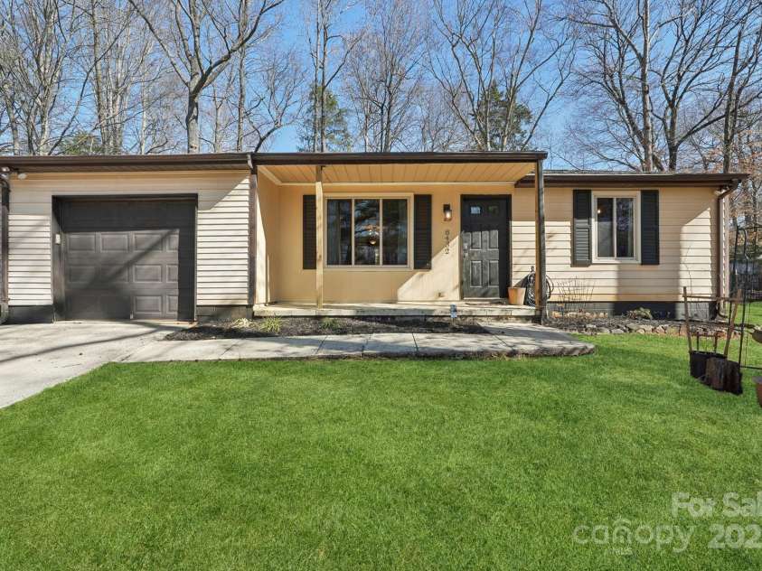 8432 Othello Place, Charlotte, NC 28227.  MLS# CAR4226678, YatesRealty ID 2602. 