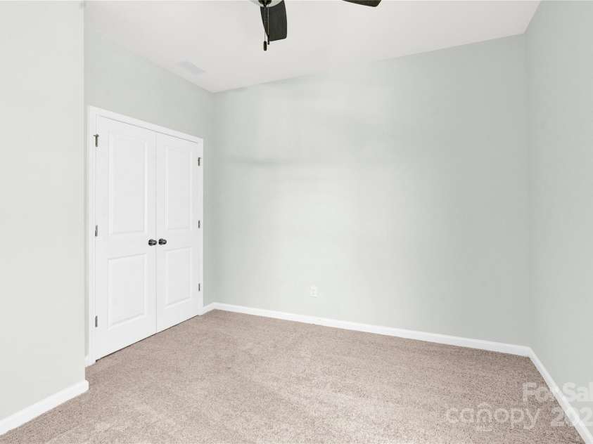 3207 Selwyn Landing Drive, Charlotte, NC 28215.  MLS# CAR4269494, YatesRealty ID 26020. 