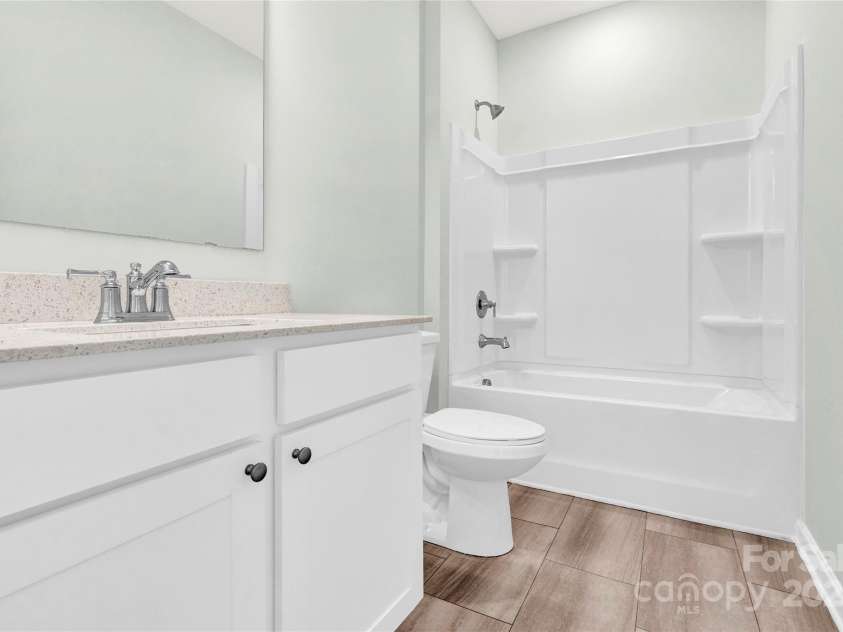 3207 Selwyn Landing Drive, Charlotte, NC 28215.  MLS# CAR4269494, YatesRealty ID 26020. 