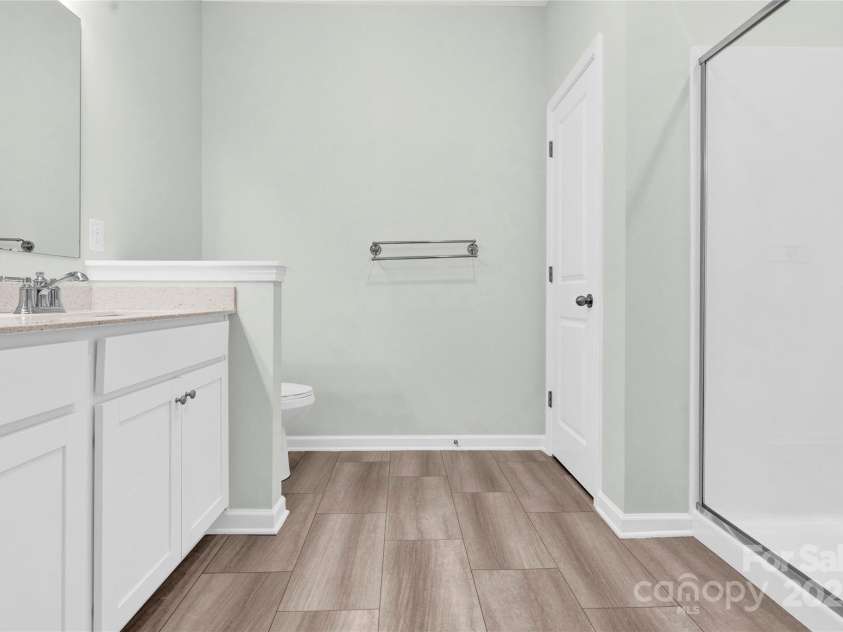 3207 Selwyn Landing Drive, Charlotte, NC 28215.  MLS# CAR4269494, YatesRealty ID 26020. 