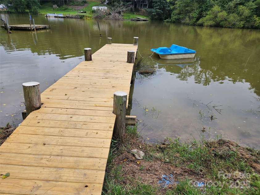 6813 Navajo Trail, Sherrills Ford, NC 28673.  MLS# CAR4253996, YatesRealty ID 26022. Pier
