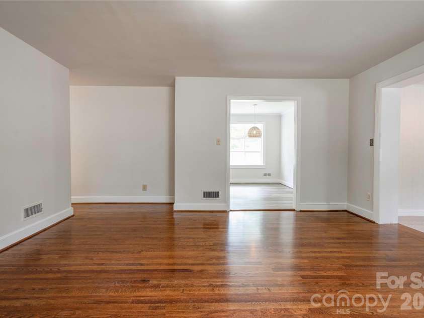809 Forest Hill Drive, Shelby, NC 28150.  MLS# CAR4385208, YatesRealty ID 26022. 