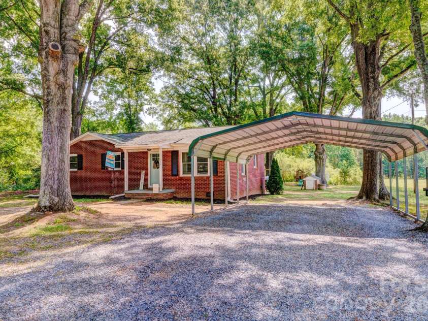 630 Old Stubbs Road, Cherryville, NC 28021.  MLS# CAR4384928, YatesRealty ID 26024. 