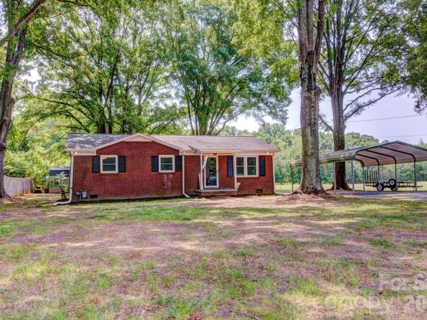630 Old Stubbs Road, Cherryville, NC 28021.  MLS# CAR4384928, YatesRealty ID 26024. 