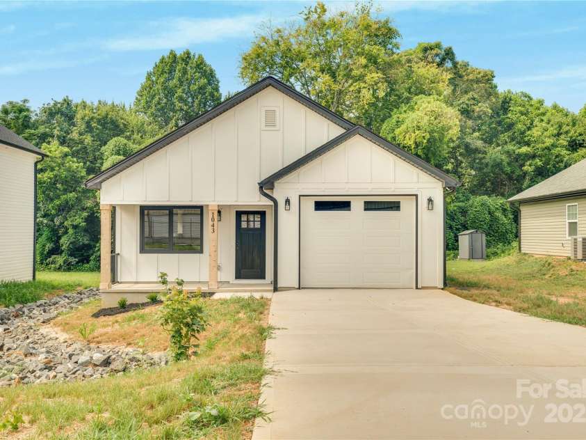 1043 Secor Street, Statesville, NC 28677.  MLS# CAR4280265, YatesRealty ID 26026. 