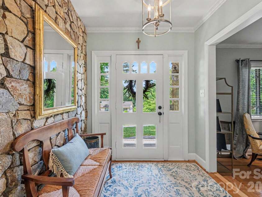 6641 Brookmeade Drive, Charlotte, NC 28226.  MLS# CAR4384428, YatesRealty ID 26026. 
