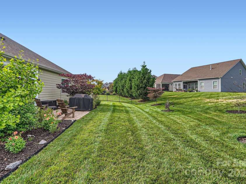 125 Rosebay Drive, Mooresville, NC 28117.  MLS# CAR4269839, YatesRealty ID 26027. Lots of Green Space