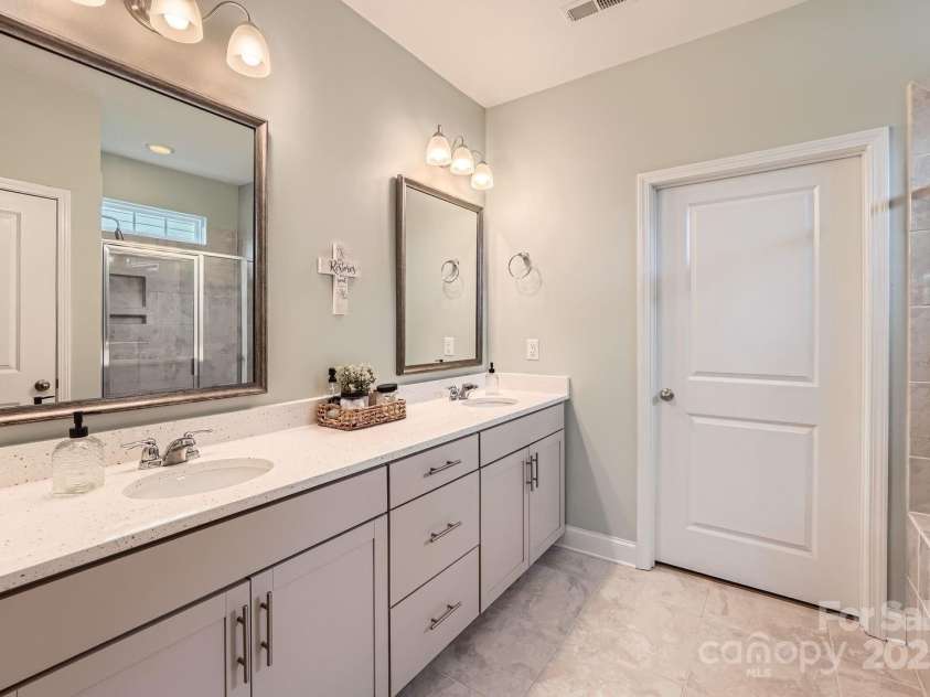 125 Rosebay Drive, Mooresville, NC 28117.  MLS# CAR4269839, YatesRealty ID 26027. Primary Bathroom
