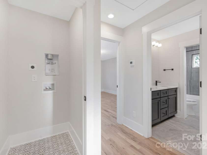 3129 Rush Avenue, Charlotte, NC 28208.  MLS# CAR4242133, YatesRealty ID 26028. 