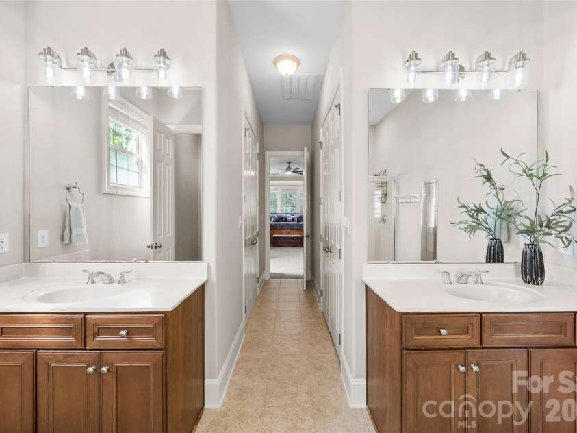 8105 Prescot Glen Parkway, Waxhaw, NC 28173.  MLS# CAR4358621, YatesRealty ID 26029. 
