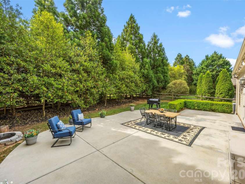 8105 Prescot Glen Parkway, Waxhaw, NC 28173.  MLS# CAR4358621, YatesRealty ID 26029. 
