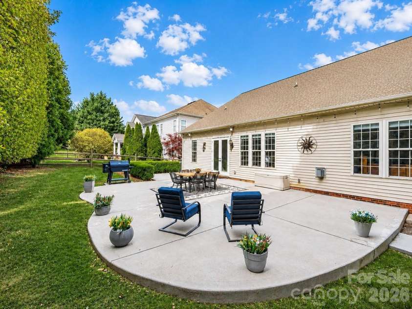 8105 Prescot Glen Parkway, Waxhaw, NC 28173.  MLS# CAR4358621, YatesRealty ID 26029. 