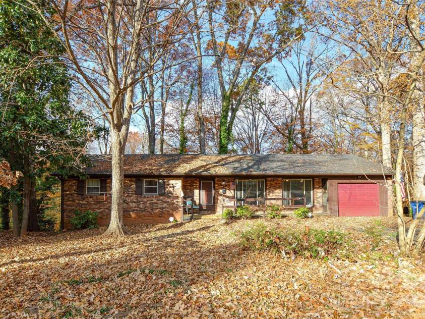 1405 Forest Park Drive, Statesville, NC 28677.  MLS# CAR4324880, YatesRealty ID 2603. 