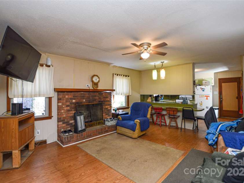 1405 Forest Park Drive, Statesville, NC 28677.  MLS# CAR4324880, YatesRealty ID 2603. 