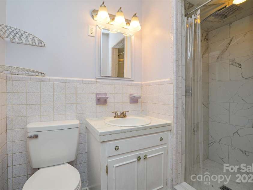 1405 Forest Park Drive, Statesville, NC 28677.  MLS# CAR4324880, YatesRealty ID 2603. 