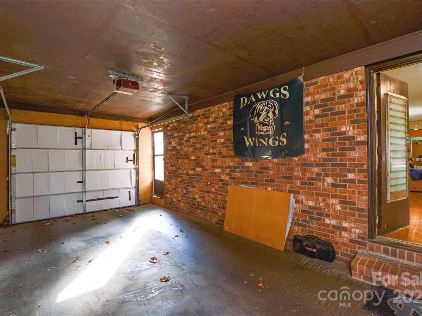 1405 Forest Park Drive, Statesville, NC 28677.  MLS# CAR4324880, YatesRealty ID 2603. 