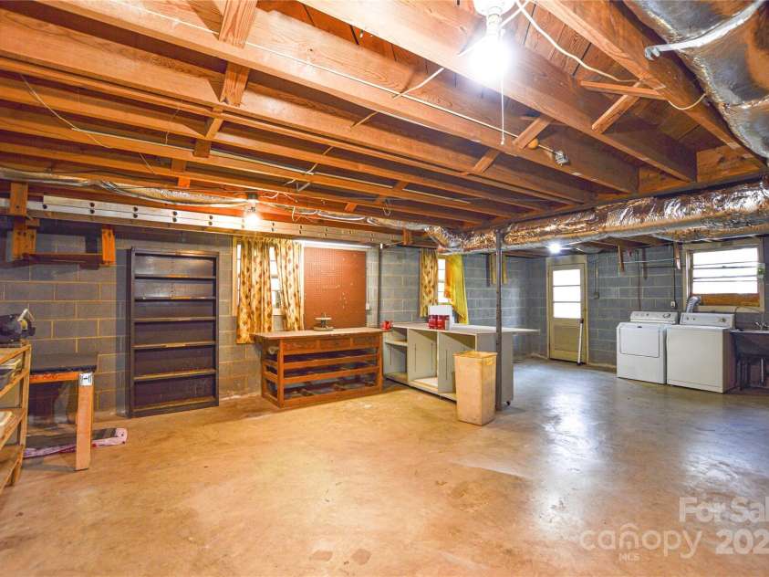 1405 Forest Park Drive, Statesville, NC 28677.  MLS# CAR4324880, YatesRealty ID 2603. 