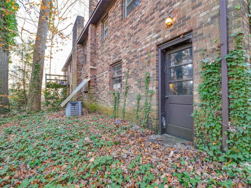 1405 Forest Park Drive, Statesville, NC 28677.  MLS# CAR4324880, YatesRealty ID 2603. 