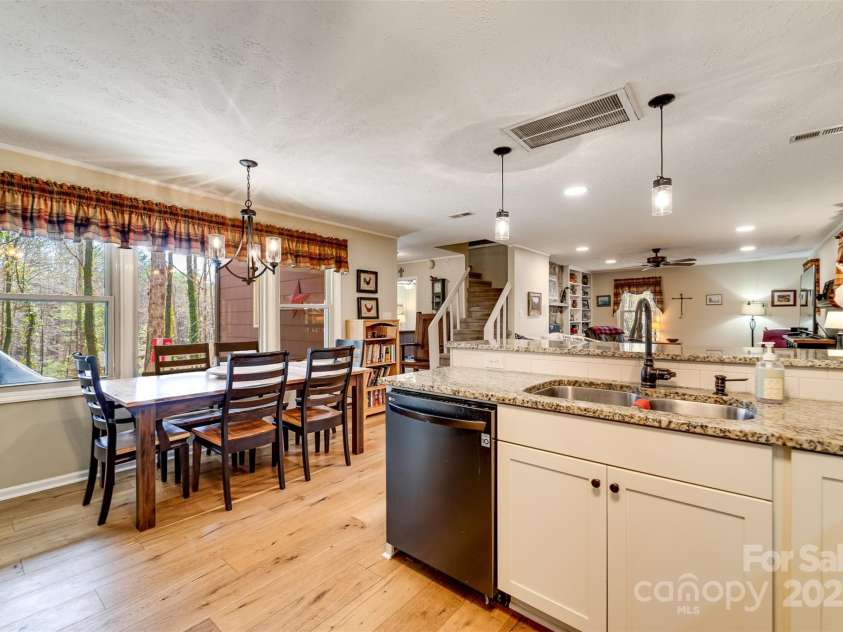 1832 University Heights, Cullowhee, NC 28723.  MLS# CAR4234454, YatesRealty ID 2603. 