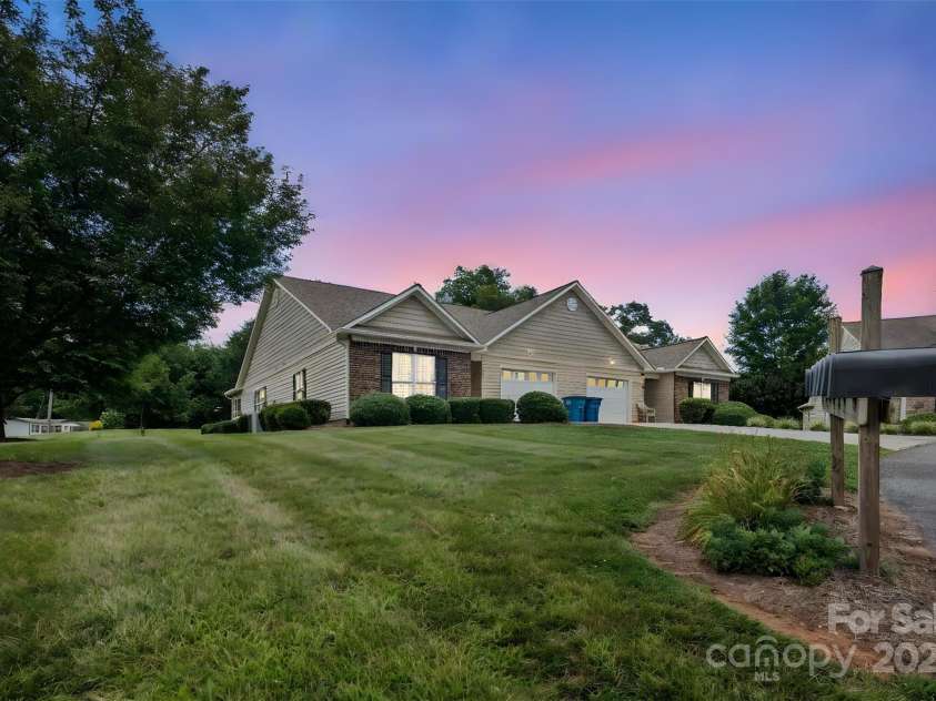 211 Abee Street, Morganton, NC 28655.  MLS# CAR4281511, YatesRealty ID 26030. 