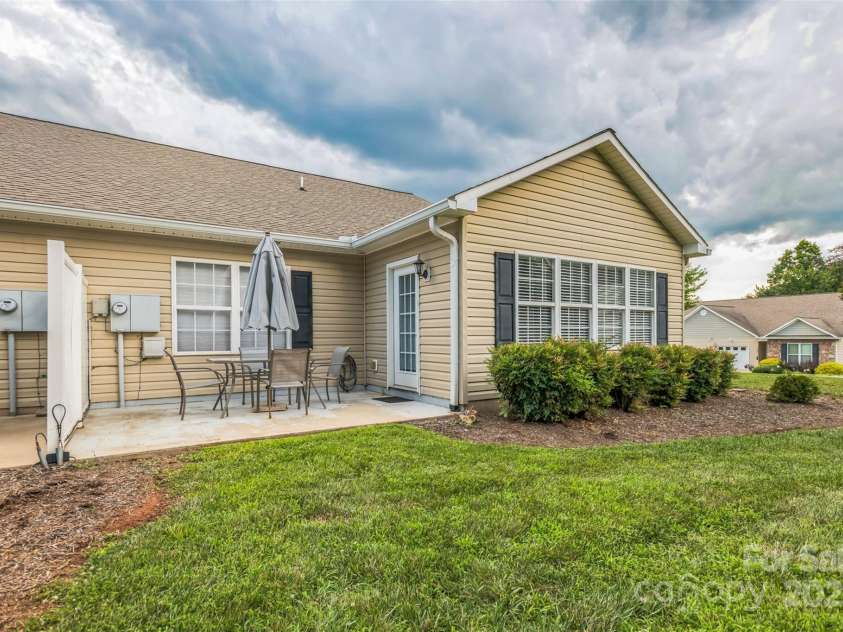 211 Abee Street, Morganton, NC 28655.  MLS# CAR4281511, YatesRealty ID 26030. 