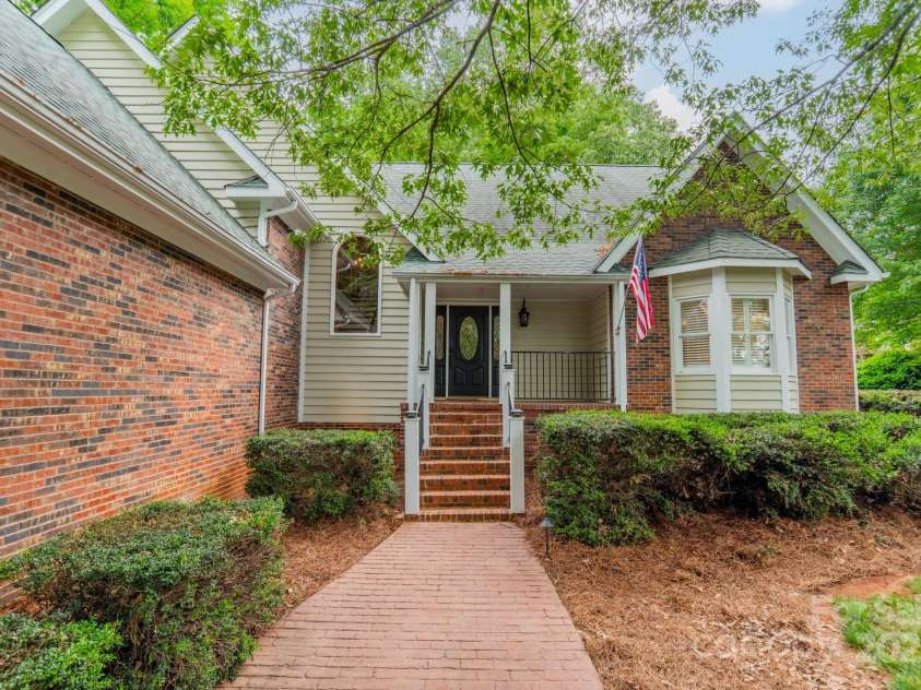134 Lawrence Tee Lane, Mooresville, NC 28117.  MLS# CAR4254574, YatesRealty ID 26031. 
