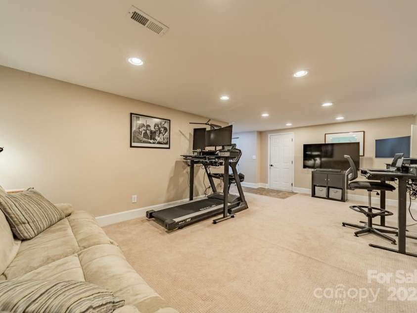 134 Lawrence Tee Lane, Mooresville, NC 28117.  MLS# CAR4254574, YatesRealty ID 26031. 