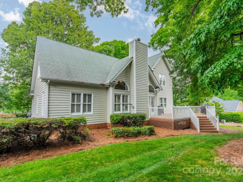 134 Lawrence Tee Lane, Mooresville, NC 28117.  MLS# CAR4254574, YatesRealty ID 26031. 