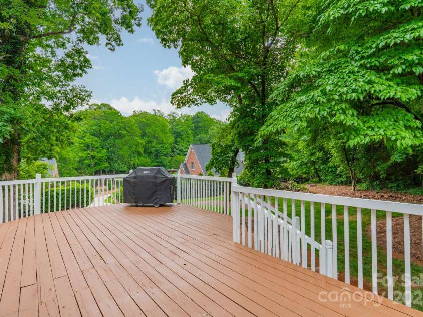 134 Lawrence Tee Lane, Mooresville, NC 28117.  MLS# CAR4254574, YatesRealty ID 26031. 