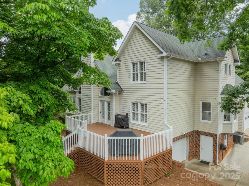 134 Lawrence Tee Lane, Mooresville, NC 28117.  MLS# CAR4254574, YatesRealty ID 26031. 