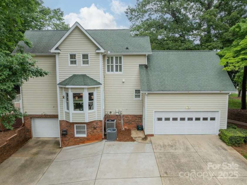 134 Lawrence Tee Lane, Mooresville, NC 28117.  MLS# CAR4254574, YatesRealty ID 26031. 